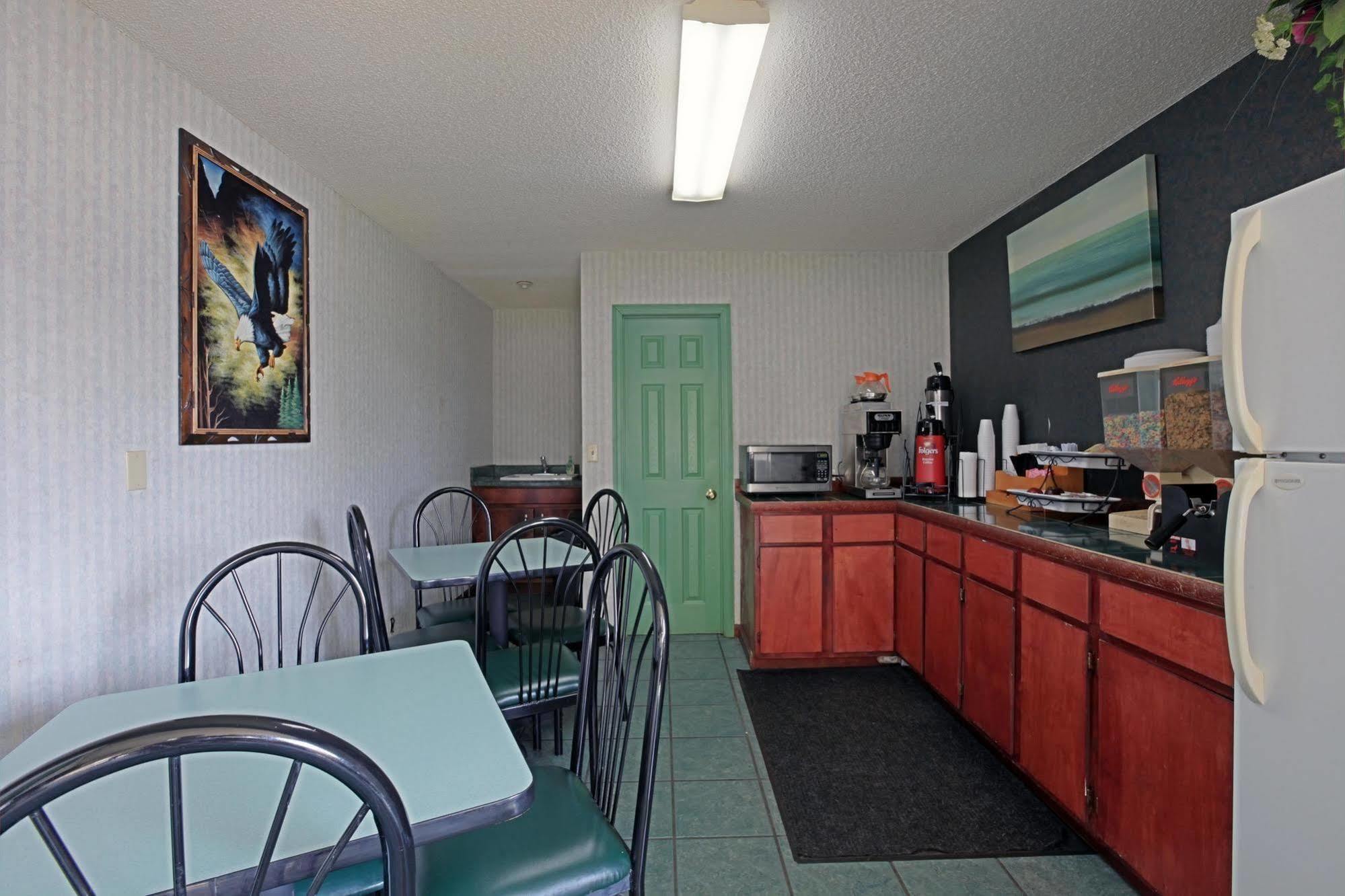 Regency Inn Fayetteville Restaurant foto